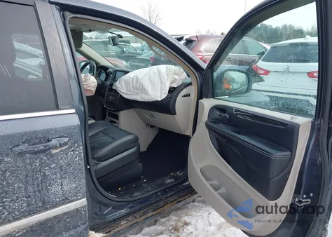 2014 Chrysler Town & Country Touring z USA, uszkodzony, nr VIN 2C4RC1BG7ER220683